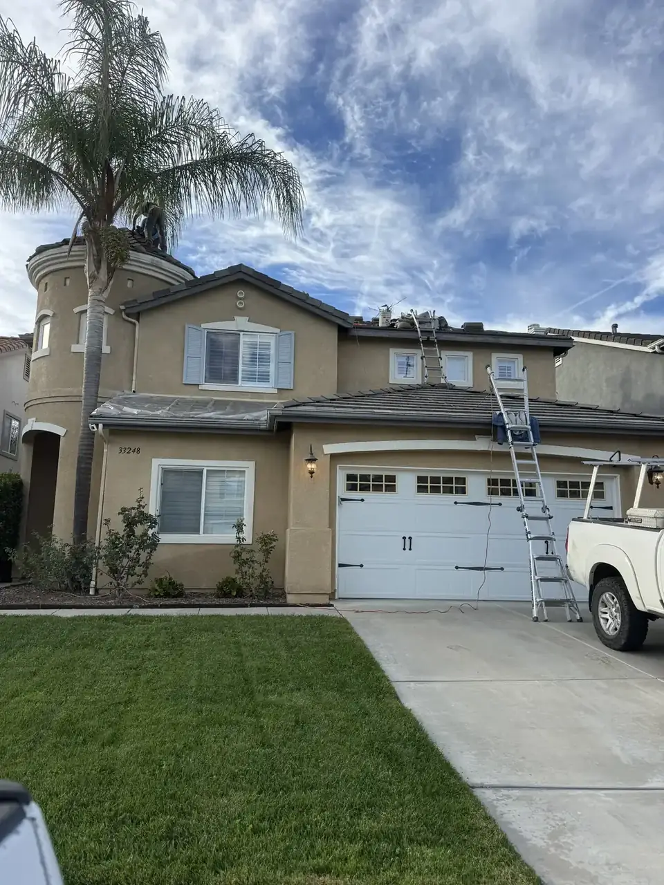 Low-slope roof ready for coating application